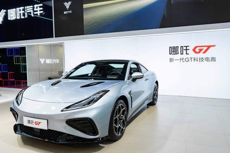 深圳宝安区盛隆鑫企业管理咨询哪吒汽车在智能汽车领域的表现，领途汽车在新能源汽车市场中的影响力